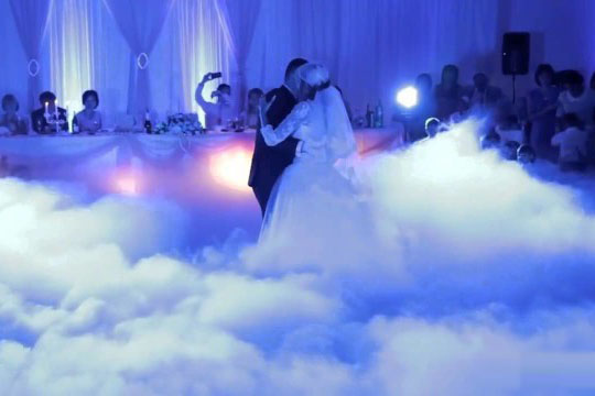 Тяжелый дым, конфетти